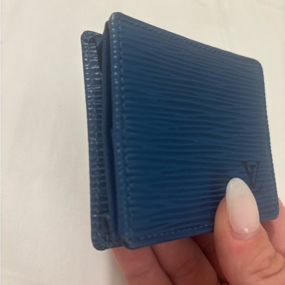 Louis Vuitton Epi Coin Pouch - Picture 4 of 6